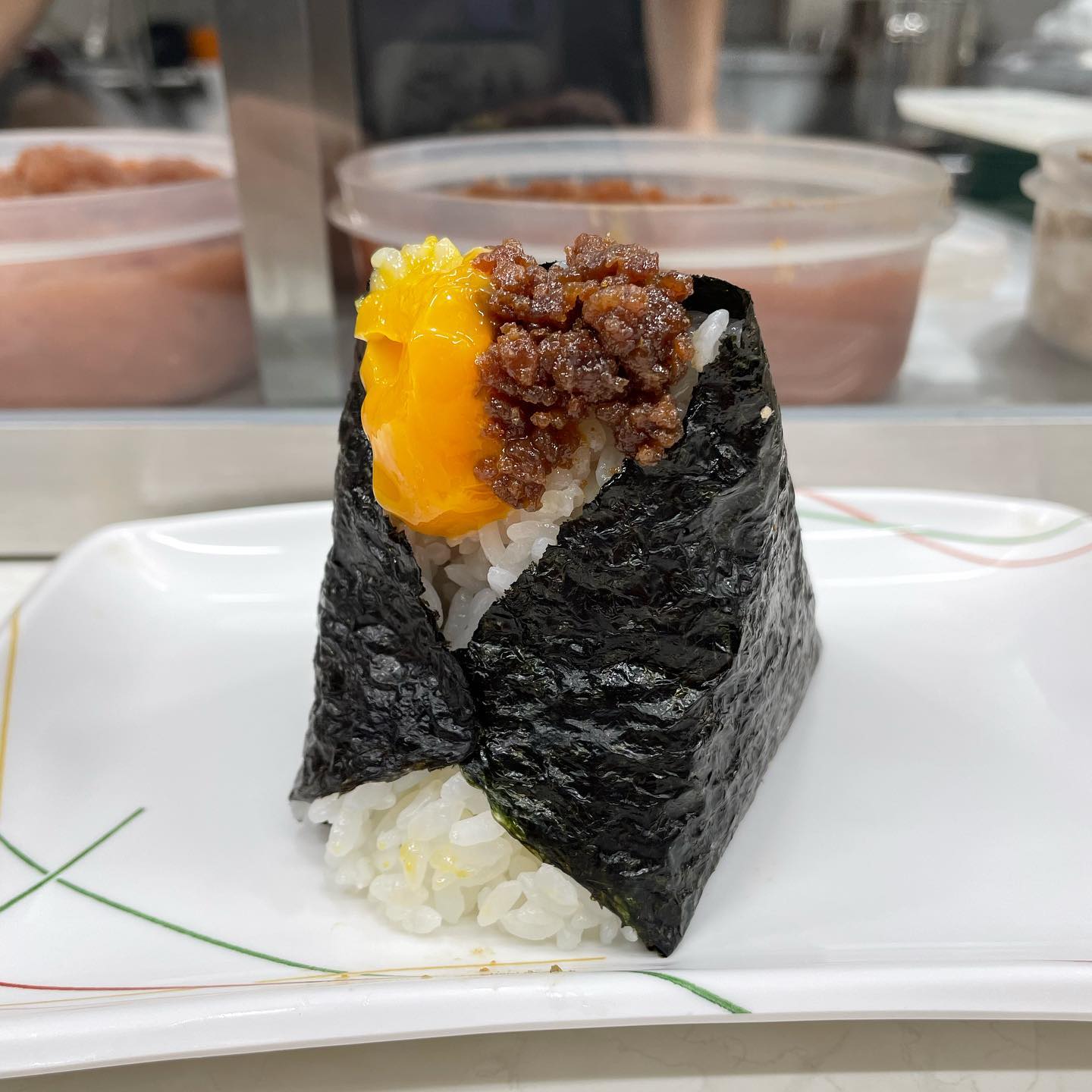 【人気】卵黄醤油漬け×肉そぼろ
