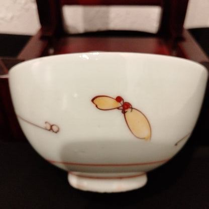染付色絵花蝶富士蓋茶碗
